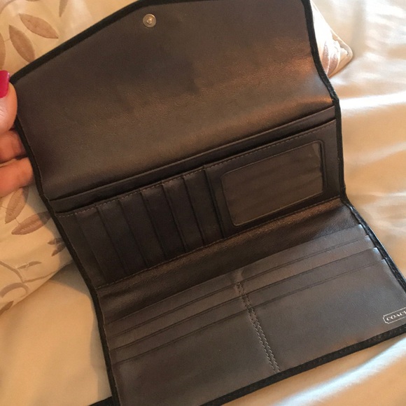 Coach wallet - Picture 2 of 3